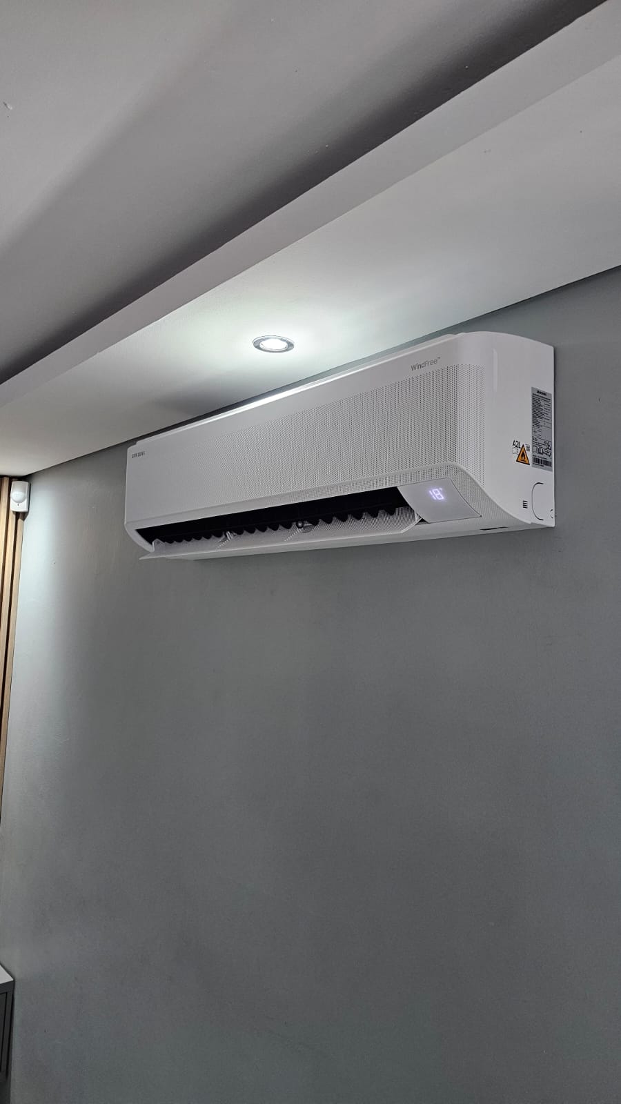 Samsung WindFree in modern room