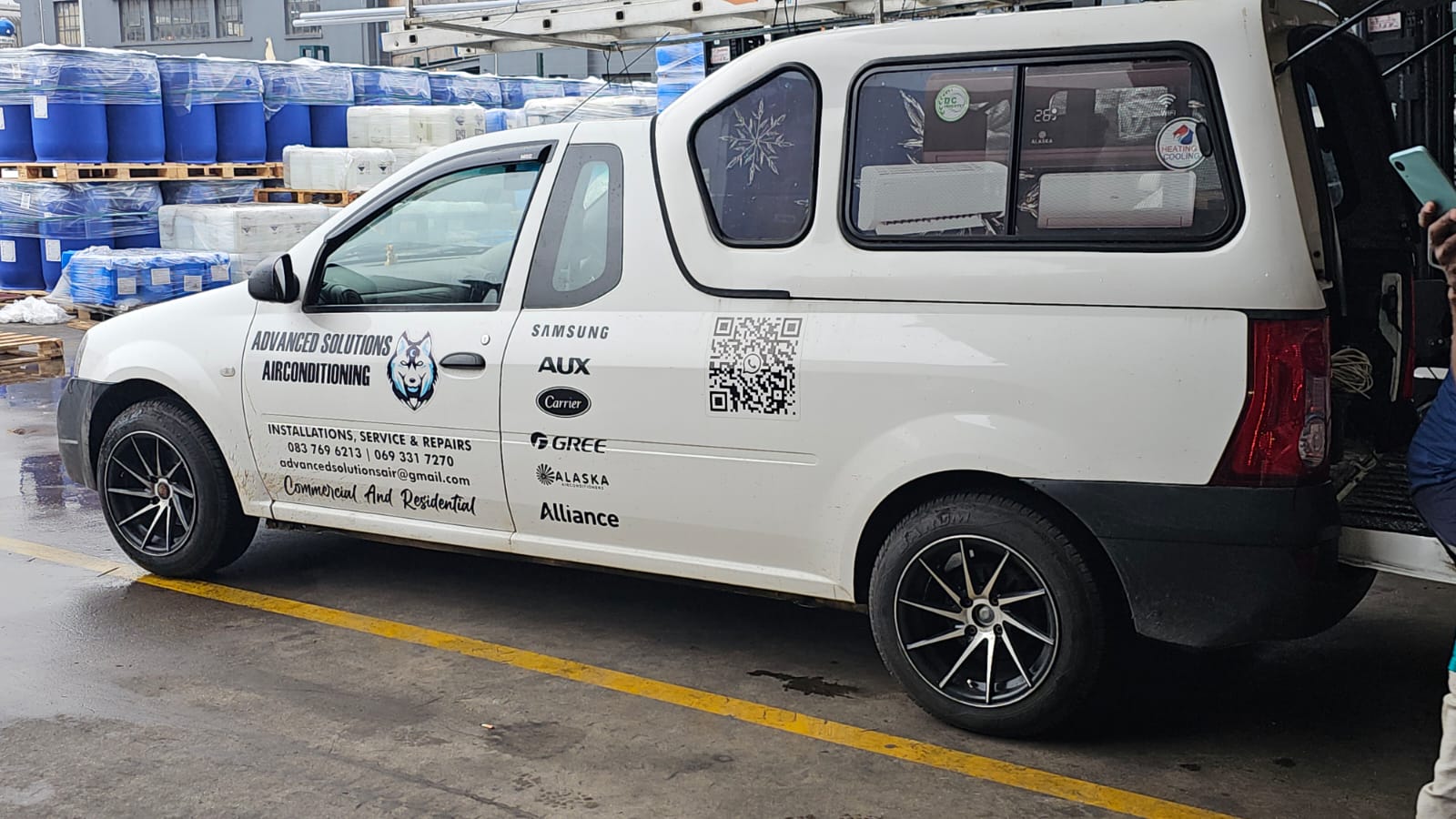 Advanced Solutions Air service vehicle
